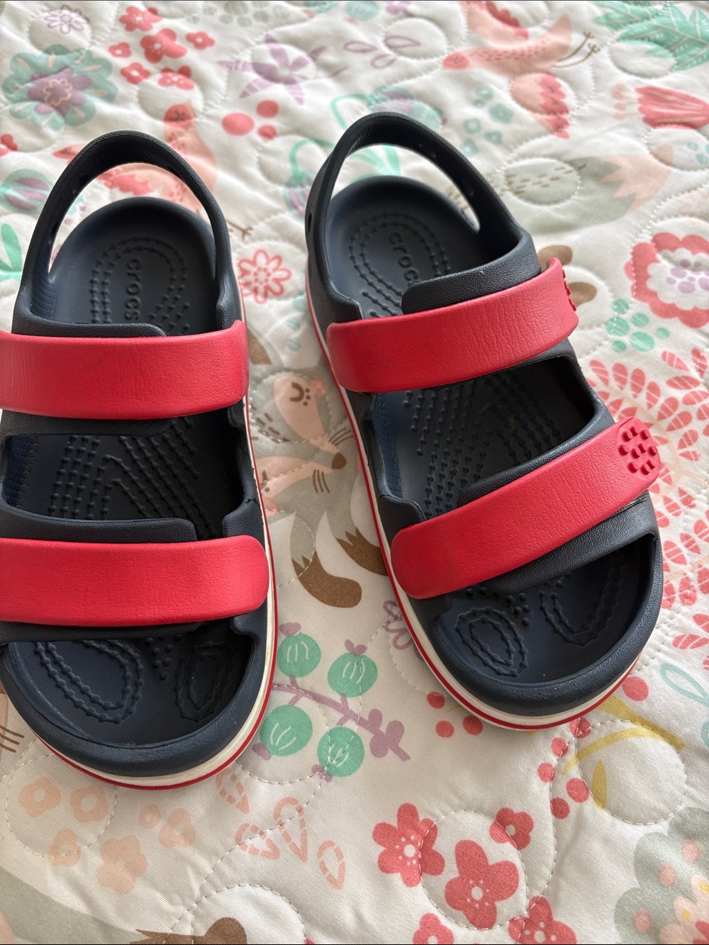 CROCS Kids Red and Blue velco cruiser size12 Sandals - Picture 2 of 5